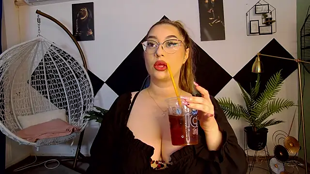 Katewalker  online show from 10, 7, 2026