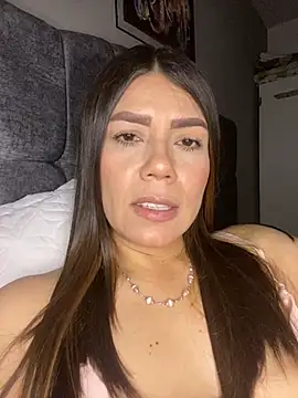 Snapshot of martina_contreras chatting on 8, 7, 2026 martina contreras online show from 8, 7, 2026
