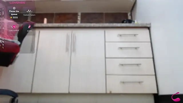 Abril Beltran  online show from 3, 11, 2025