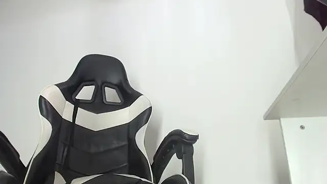 Snapshot of Camila_Darks chatting on 3, 12, 2024 Camila Darks online show from 3, 12, 2024