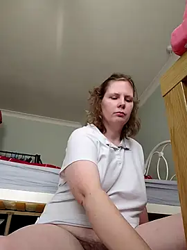 Snapshot of xxSexyBushLinnxx chatting on 5, 3, 2025 xxSexyBushLinnxx online show from 5, 3, 2025