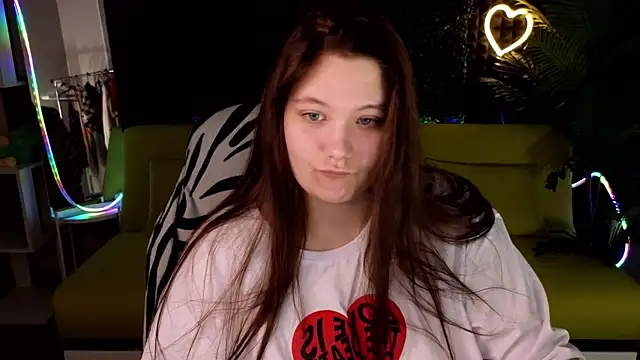 DjennaPalme online show from 25, 1, 2025