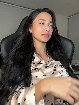 EvaMoet online show from 6, 12, 2024