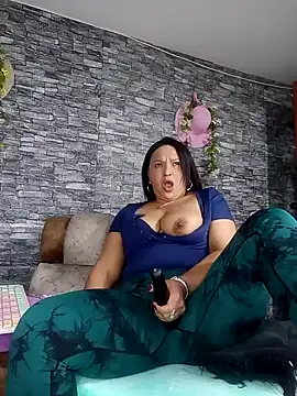 Danna Paolaa  online show from 5, 2, 2025