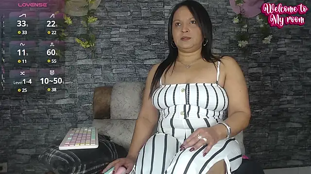 Danna Paolaa  online show from 18, 2, 2025