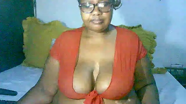 Snapshot of YELLOW_BONE chatting on 20, 12, 2025 YELLOW BONE online show from 20, 12, 2025