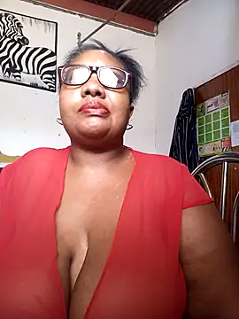 Snapshot of YELLOW_BONE chatting on 1, 2, 2026 YELLOW BONE online show from 1, 2, 2026