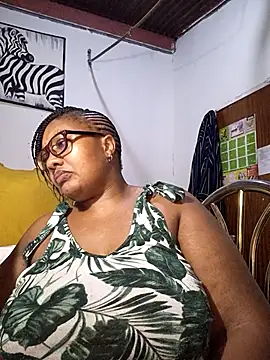 Snapshot of YELLOW_BONE chatting on 7, 2, 2026 YELLOW BONE online show from 7, 2, 2026