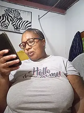 Snapshot of YELLOW_BONE chatting on 30, 6, 2026 YELLOW BONE online show from 30, 6, 2026