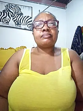 Snapshot of YELLOW_BONE chatting on 4, 7, 2026 YELLOW BONE online show from 4, 7, 2026
