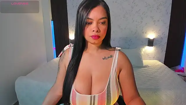 Snapshot of MartinaBianchi chatting on 11, 9, 2025 MartinaBianchi online show from 11, 9, 2025