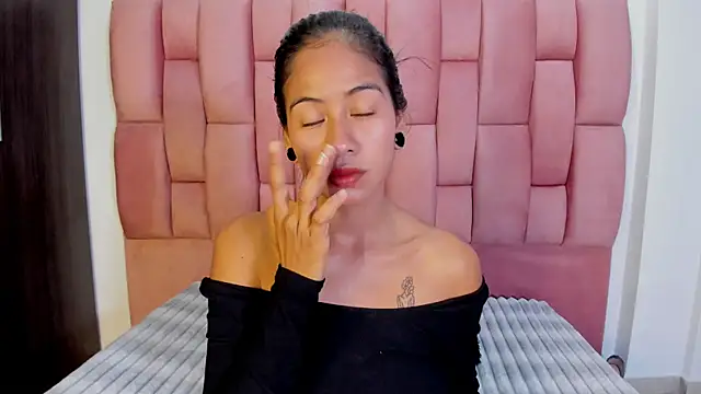 JuliKim  online show from 24, 9, 2025