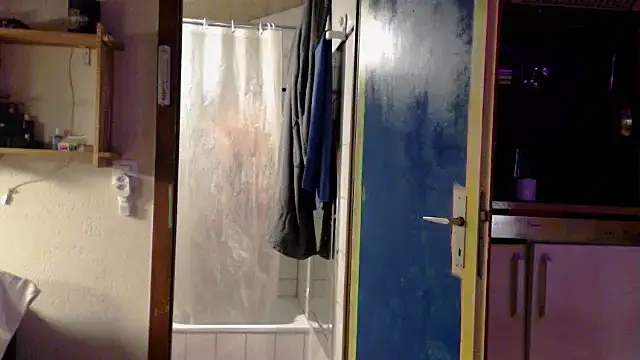 Snapshot of Cridere chatting on 15, 12, 2025 Cridere online show from 15, 12, 2025