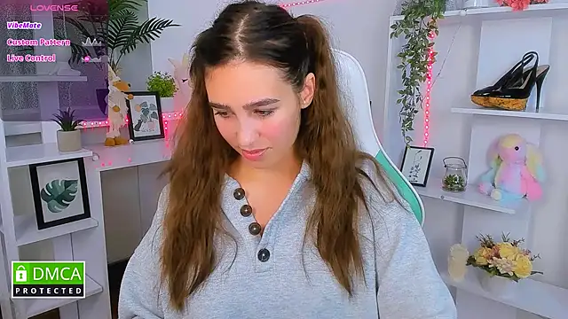  Eliizabeth  online show from 21, 10, 2025