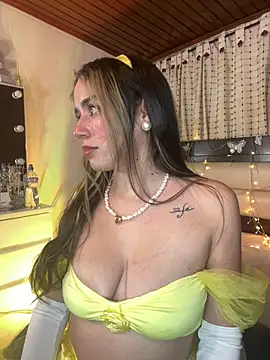 Snapshot of Natalia_Suarez chatting on 9, 3, 2025 Natalia Suarez online show from 9, 3, 2025