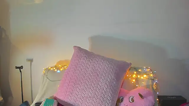 Snapshot of Natalia_Suarez chatting on 18, 9, 2025 Natalia Suarez online show from 18, 9, 2025