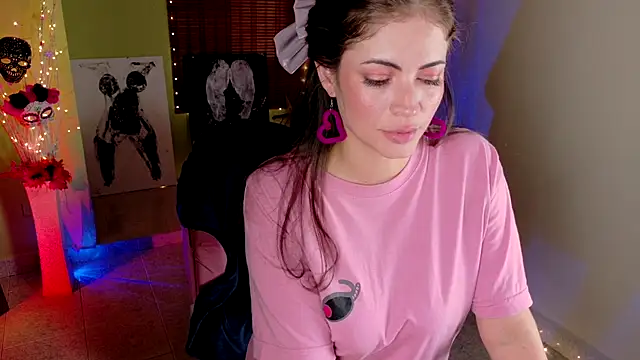 Snapshot of Emma__Blanco chatting on 21, 10, 2025 Emma Blanco online show from 21, 10, 2025