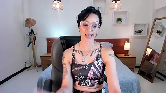 Kristen Garner online show from 11, 1, 2025