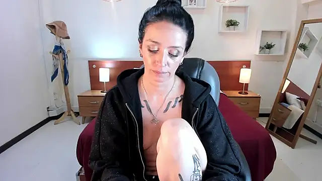 Kristen Garner online show from 8, 2, 2025