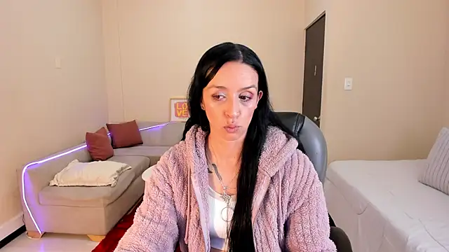 Snapshot of Kristen_Garner chatting on 20, 7, 2026 Kristen Garner online show from 20, 7, 2026