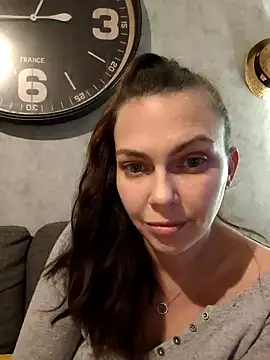 Snapshot of LEAsquirt91 chatting on 10, 12, 2024 LEAsquirt91 online show from 10, 12, 2024