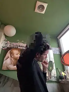 Snapshot of ETHAN_MOORE chatting on 28, 10, 2025 ETHAN MOORE online show from 28, 10, 2025