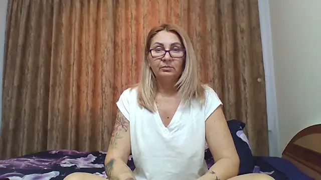 PussyEvely online show from 9, 1, 2025