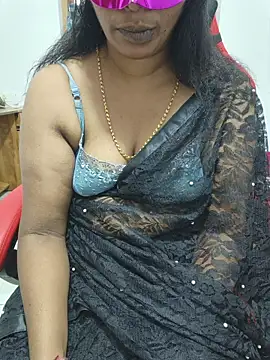 Snapshot of Malluivaniya chatting on 3, 12, 2025 Malluivaniya online show from 3, 12, 2025