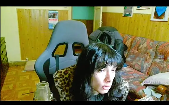 calliemaggotbone online show from 18, 12, 2025