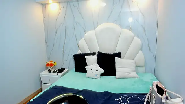 Rosalinda Cortez online show from 12, 3, 2025