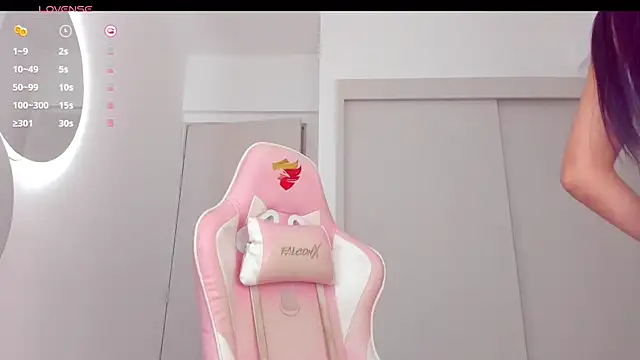 mia yourmommy online show from 7, 12, 2024