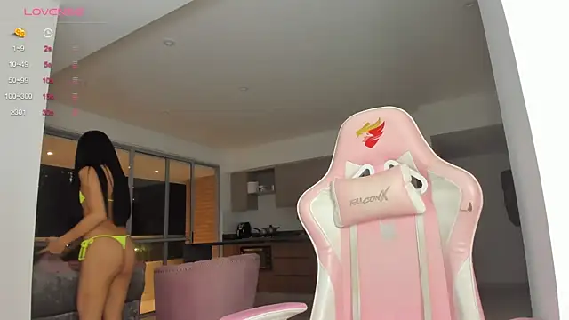 mia yourmommy online show from 23, 1, 2025