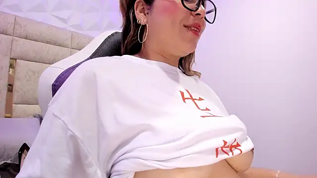 Snapshot of PauletteJ chatting on 24, 2, 2025 PauletteJ online show from 24, 2, 2025