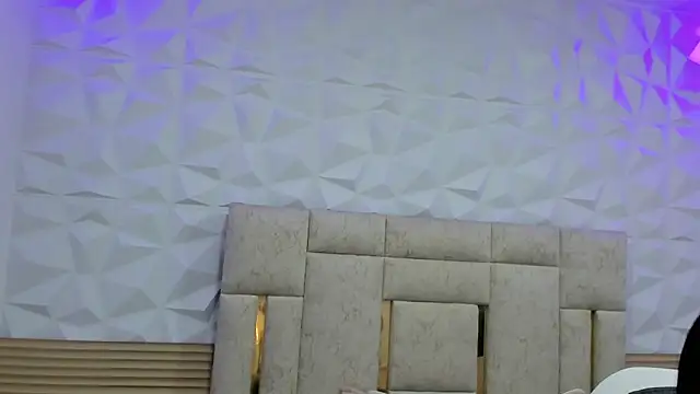 Snapshot of PauletteJ chatting on 31, 10, 2025 PauletteJ online show from 31, 10, 2025