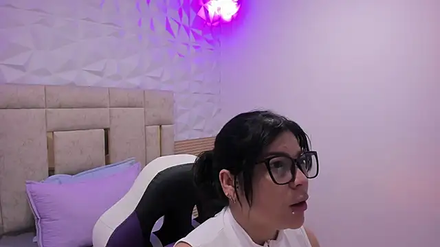 Snapshot of PauletteJ chatting on 22, 12, 2025 PauletteJ online show from 22, 12, 2025