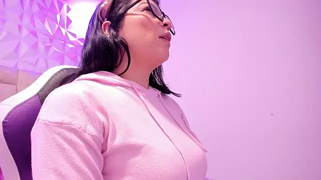 Snapshot of PauletteJ chatting on 9, 2, 2026 PauletteJ online show from 9, 2, 2026