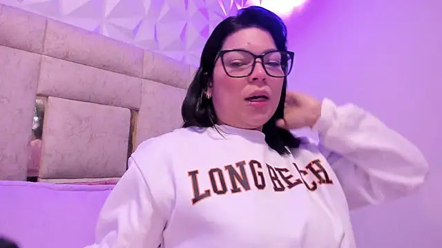 Snapshot of PauletteJ chatting on 10, 2, 2026 PauletteJ online show from 10, 2, 2026