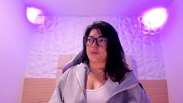 Snapshot of PauletteJ chatting on 19, 5, 2026 PauletteJ online show from 19, 5, 2026