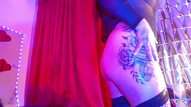 Snapshot of juanitared chatting on 17, 2, 2026 juanitared online show from 17, 2, 2026