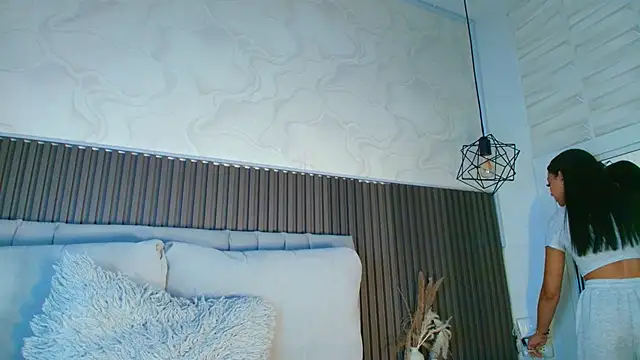 SHANONCLARK online show from 6, 4, 2026