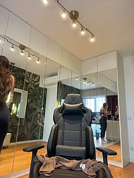 MileySin1111 online show from 9, 4, 2026