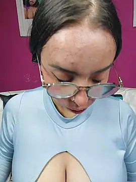 Snapshot of valentina_swallow chatting on 22, 7, 2026 valentina swallow online show from 22, 7, 2026