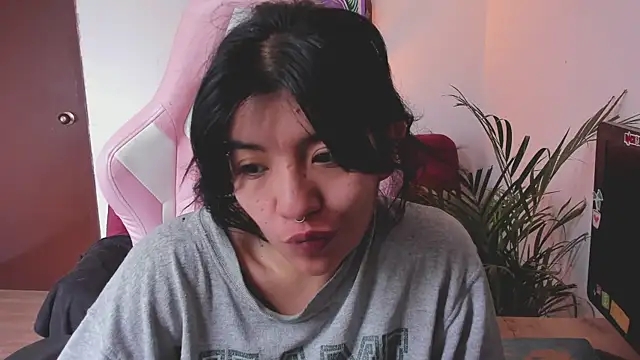 Snapshot of annie_walker6 chatting on 8, 12, 2024 annie walker6 online show from 8, 12, 2024