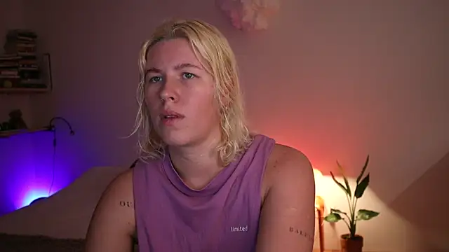 moonamii online show from 9, 1, 2025