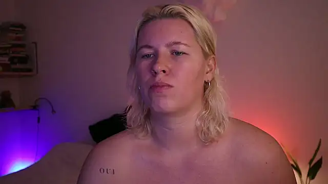 moonamii online show from 15, 1, 2025