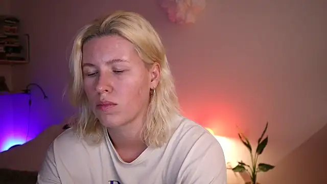 moonamii online show from 16, 1, 2025