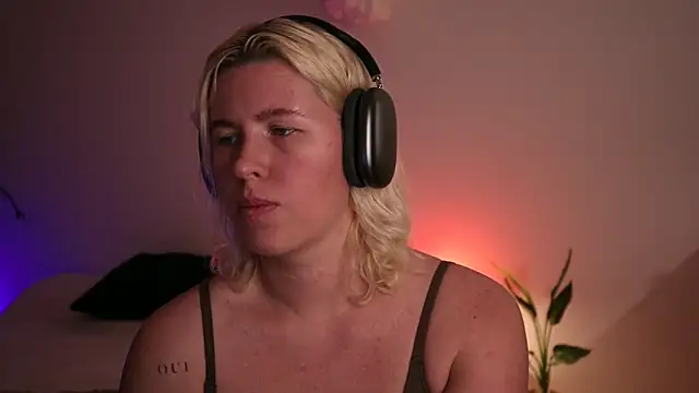 moonamii online show from 22, 1, 2025