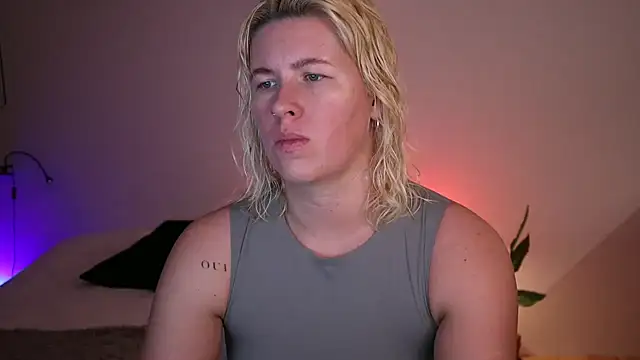 moonamii online show from 23, 1, 2025