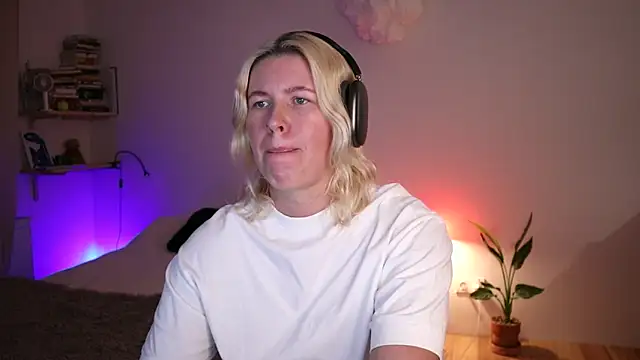 moonamii online show from 29, 1, 2025