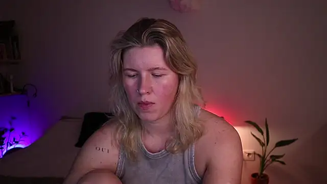 moonamii online show from 20, 10, 2025